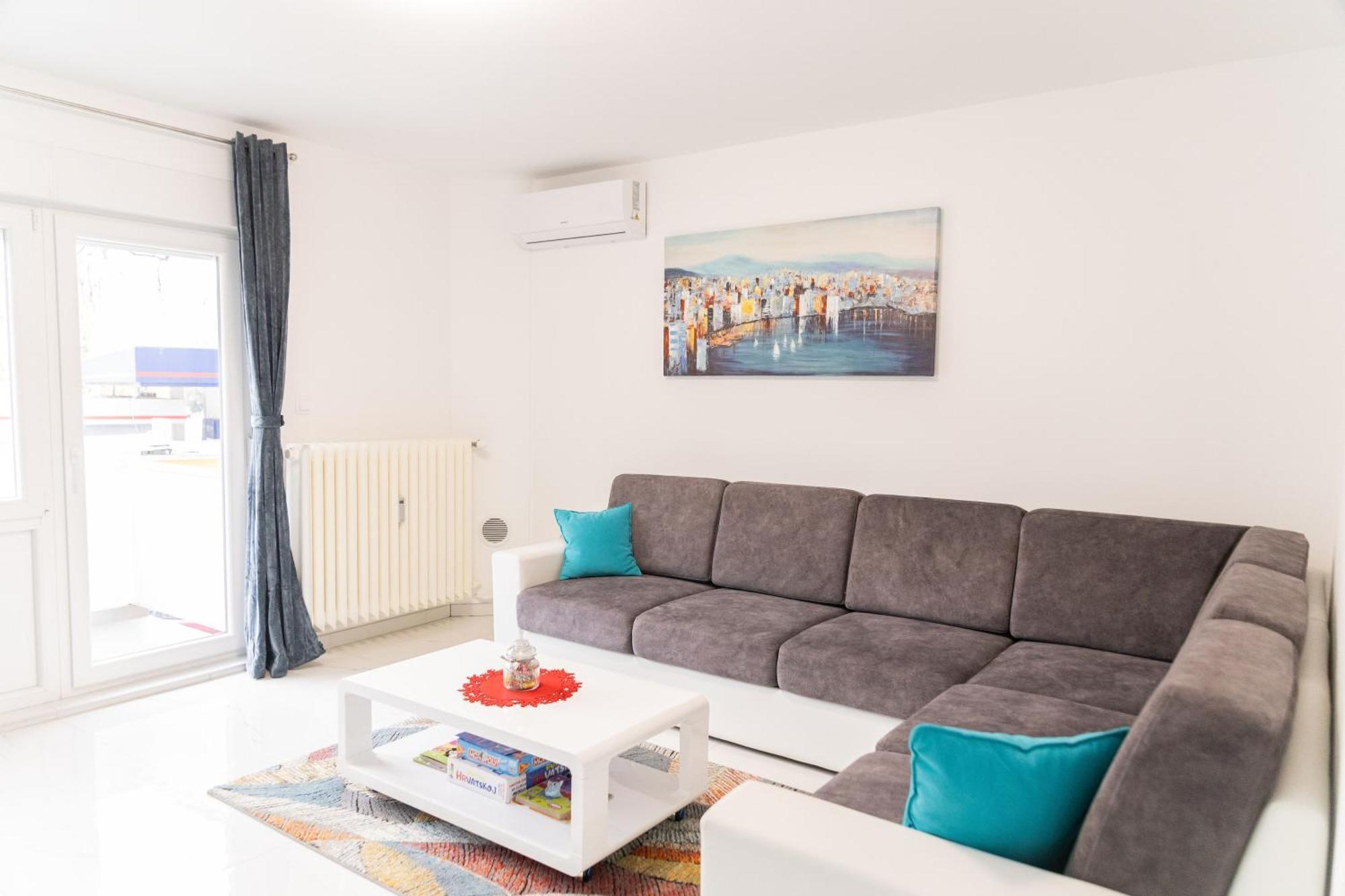 Maris Apartment Осиек Екстериор снимка