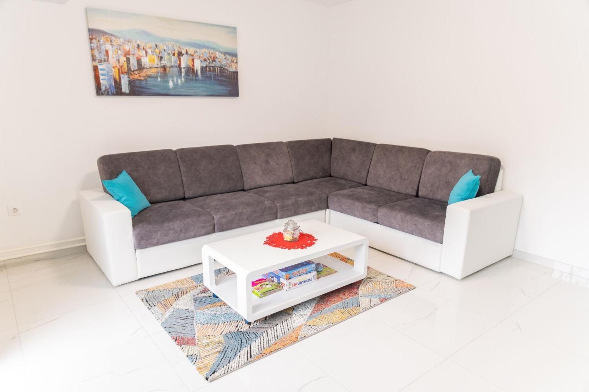 Maris Apartment Осиек Екстериор снимка