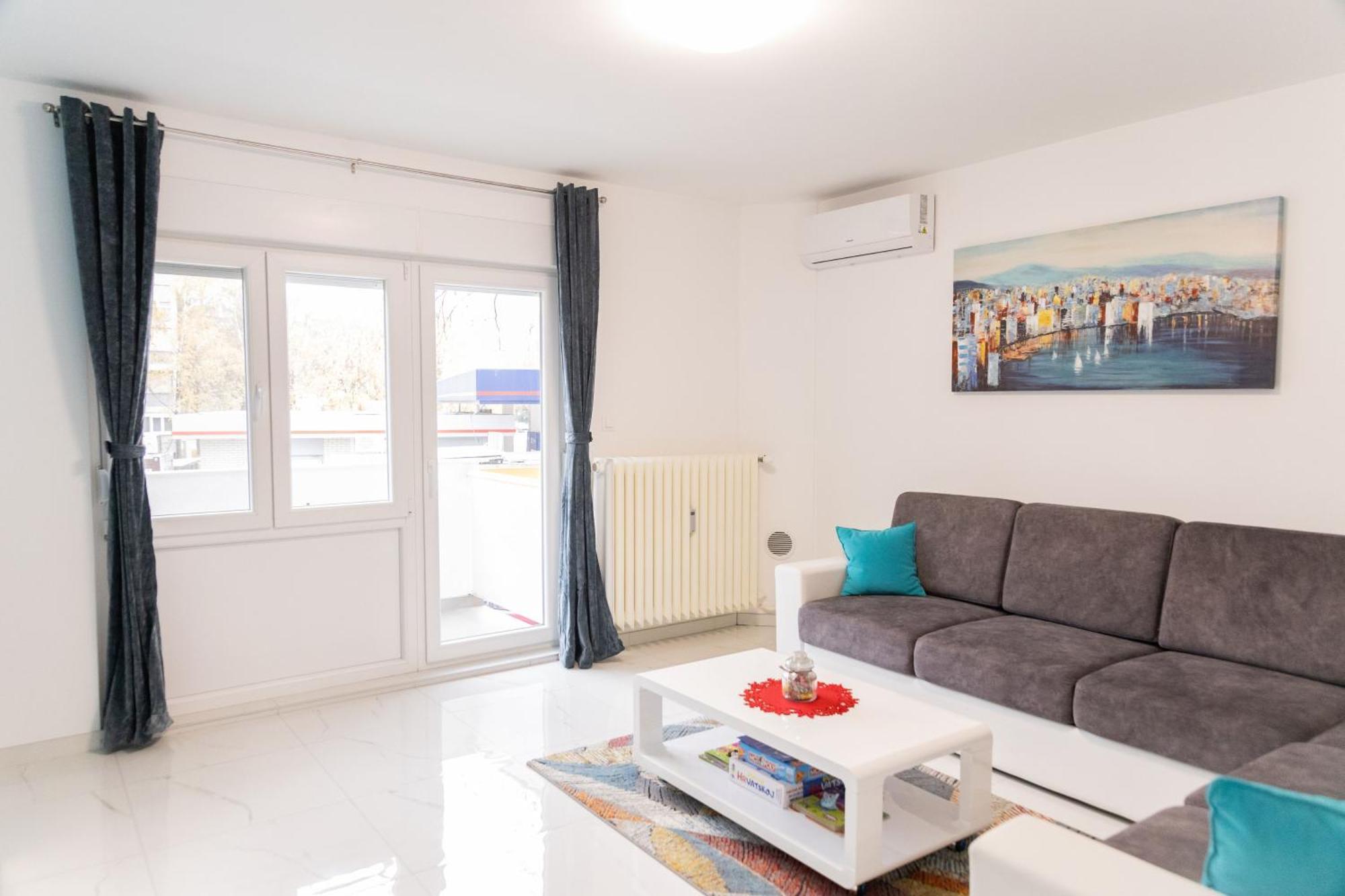 Maris Apartment Осиек Екстериор снимка